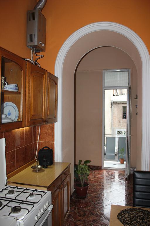 Apartment In Purtseladze Street Tbilisi Exterior foto