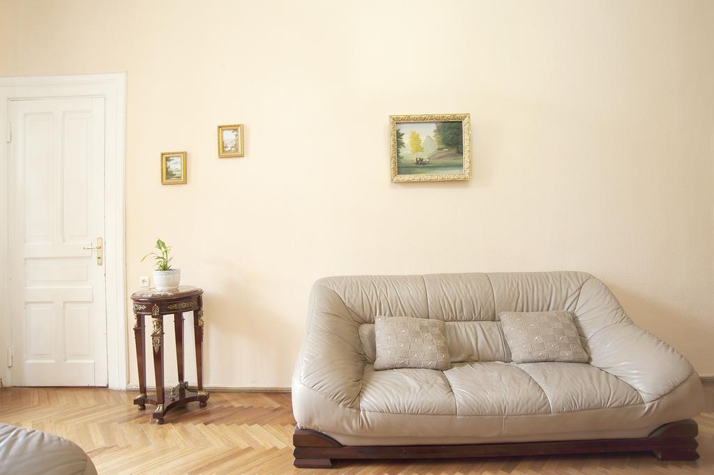 Apartment In Purtseladze Street Tbilisi Exterior foto
